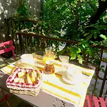 فندق مبيت وإفطار Atelier De *